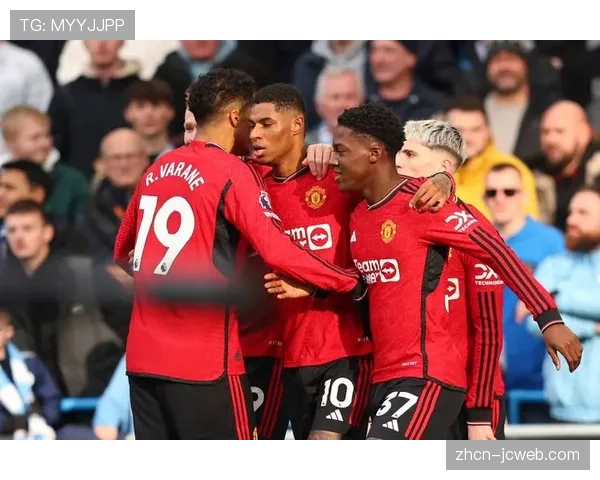 英超联赛在比赛前举行默哀仪式，悼念日前去世的足球名宿